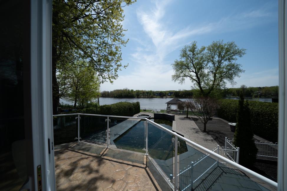 Vue sur l'eau