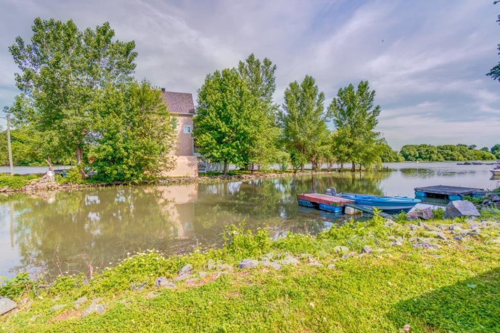 Vue sur l'eau